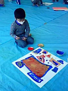 河和田小学校で子どもたちの元気な「アートなまちづくり」