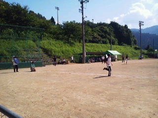 河和田地区民ソフトボール大会開かれる