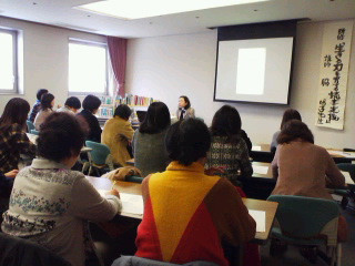 脇明子先生をお迎えしてさばえっこ図書ボランティアネットワーク「生きる力を育てる読書支援」を文化の館で