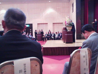 鯖江市社会福祉大会「食と健康・福祉フェア」饗陽会館で始まっています。清川会長の祝辞をいただいています